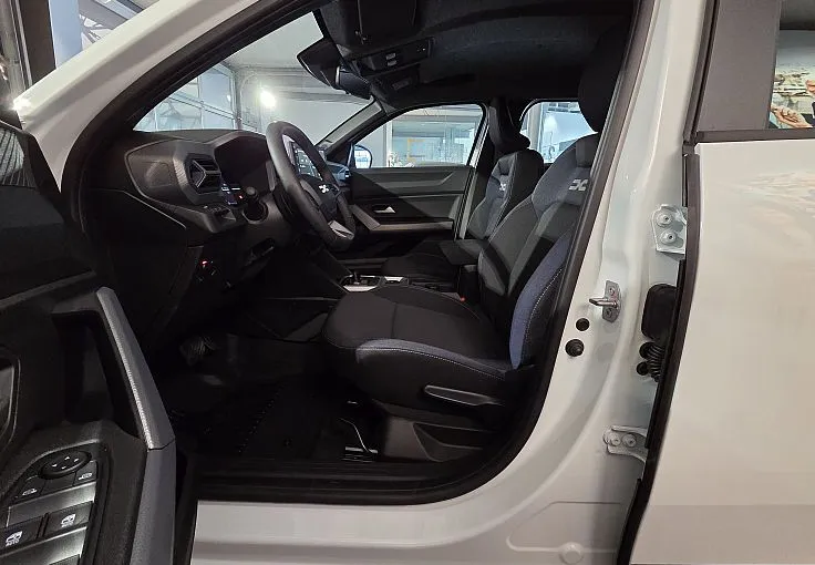 Zunanja slika - Dacia Duster - Expression hybrid-G 150 4x4 + Paket Zima - 8