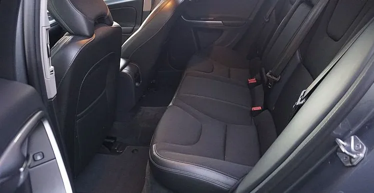 Zunanja slika - Volvo S60 - D3 A Momentum+ Xenon +Memory+ Alu 17 +Navi - 10