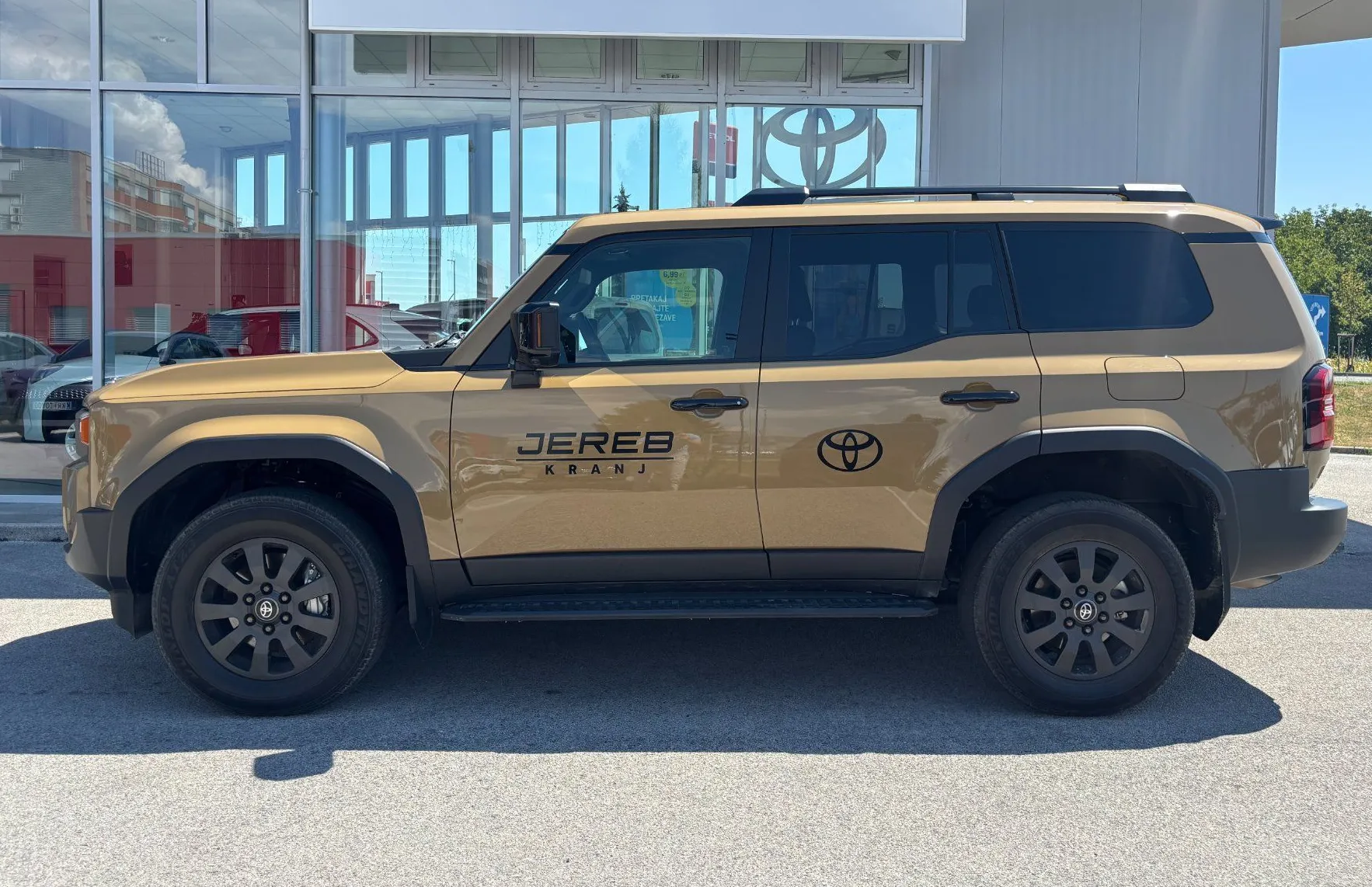 Zunanja slika - Toyota Land Cruiser - 2.8 D-4D MHEV Executive Avt. - 2