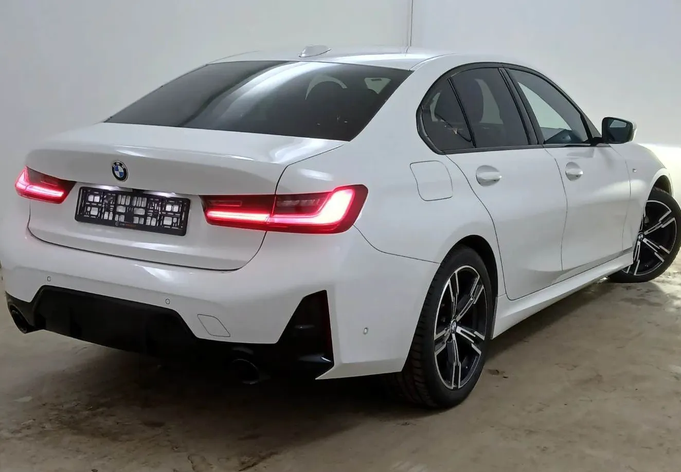 Zunanja slika - BMW Serija 3 - : 320d Avt. MSport-KAMERA-LED-18COL-NAVI- - 4