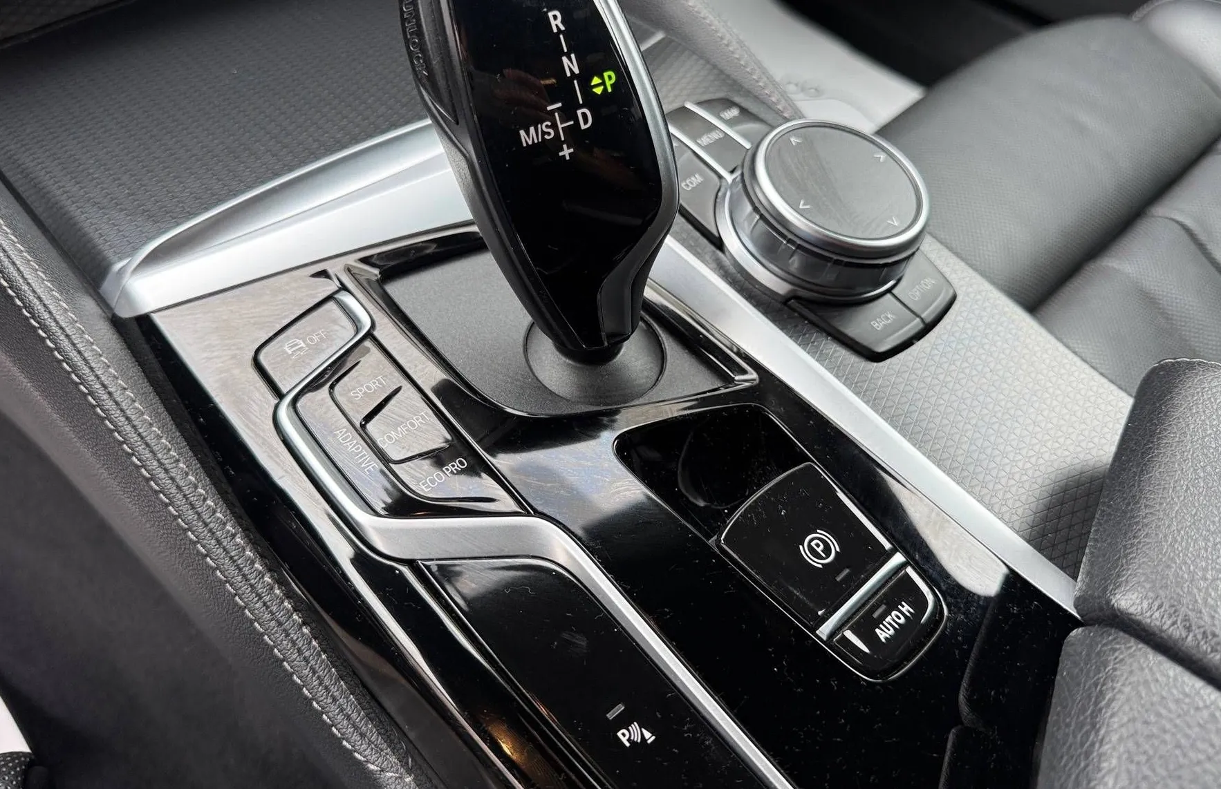 Zunanja slika - BMW Serija 5 - Touring: 520d M PAKET LASER HEAD-UP ADAPTIVNO KAMERA MEM - 17