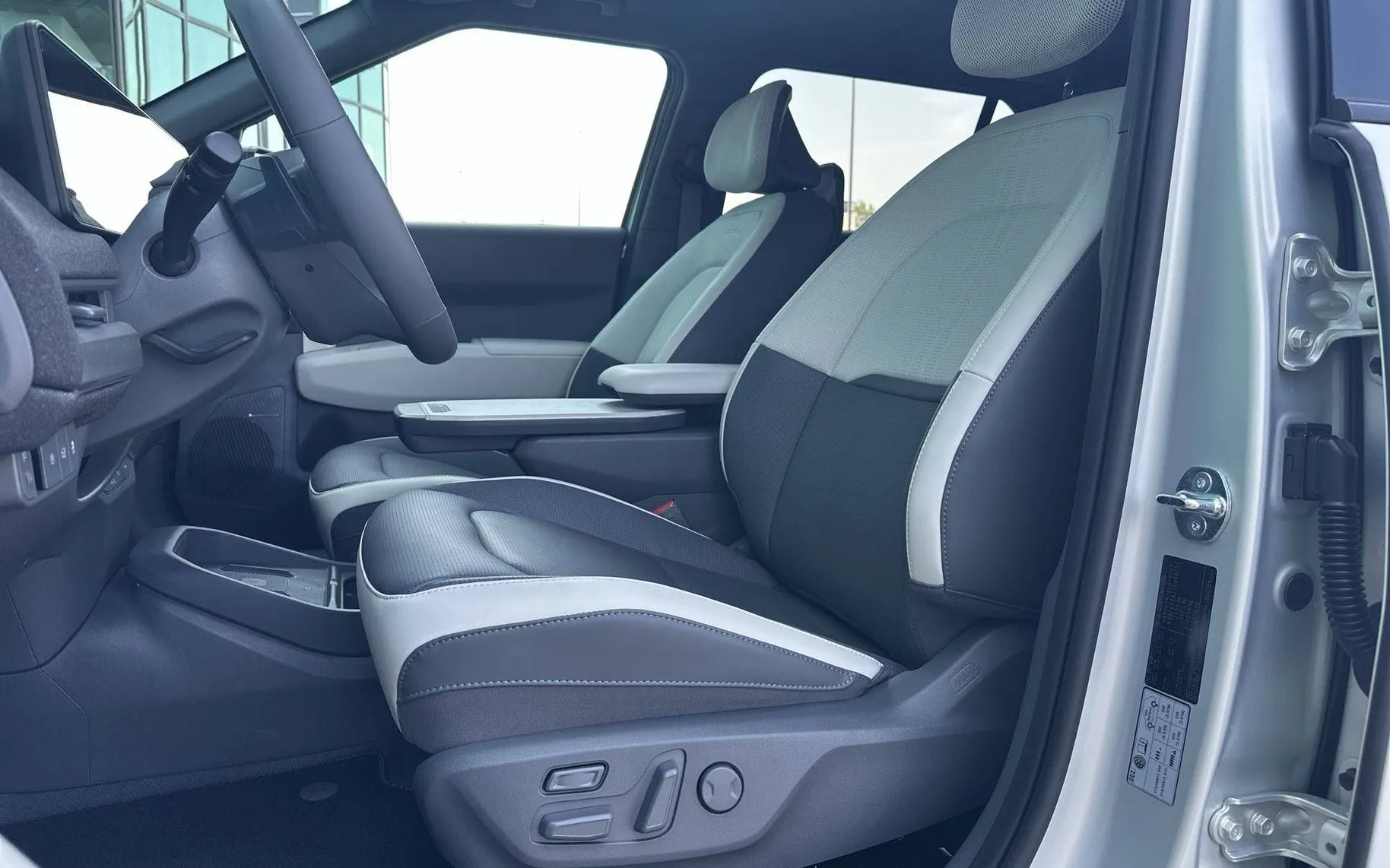 Notranja slika - KIA EV3 - GT-Line 81.4 kWh baterija. doseg do 605km... - 10