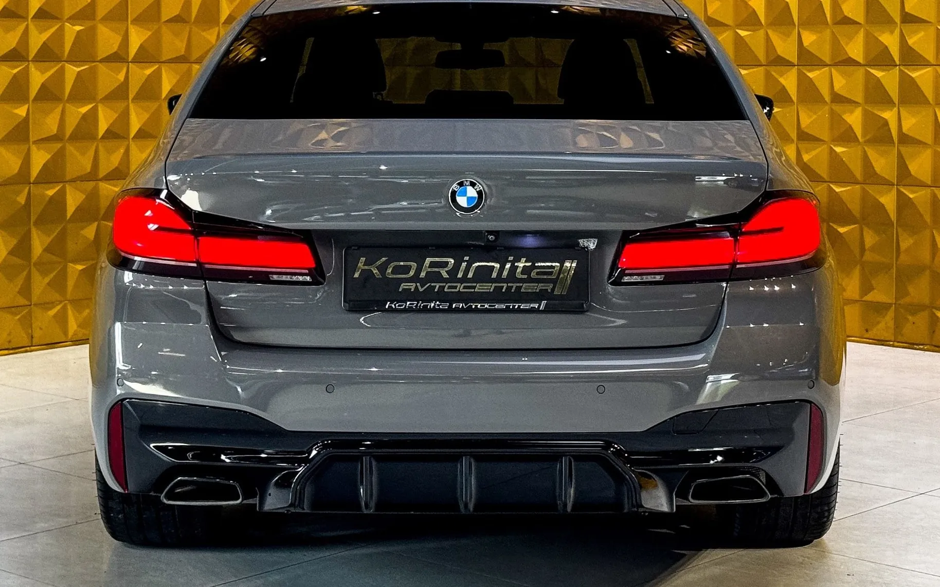 Notranja slika - BMW serija 5: - 530d xDrive Avt. - 11