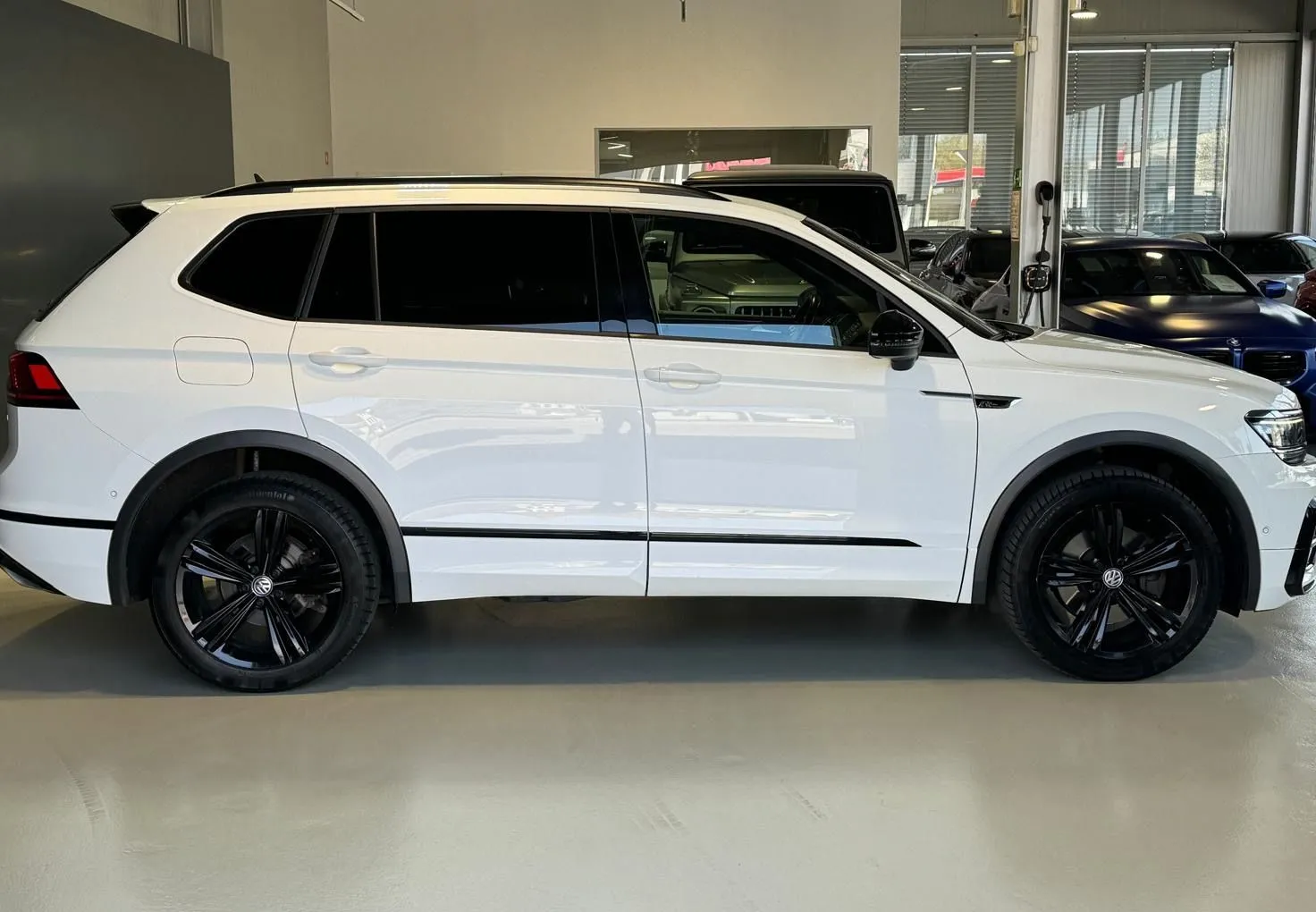 Zunanja slika - VW Tiguan Allspace - 4MOTION-R LINE-VIRTUAL-NAVI-HEADUP-KEYLESS-KLJUKA - 6