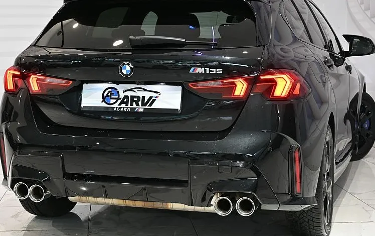 Zunanja slika - BMW Serija 1 - : M135i xDrive-RADAR-KEY-LED-HARMAN-HUD-KAM360 - 2