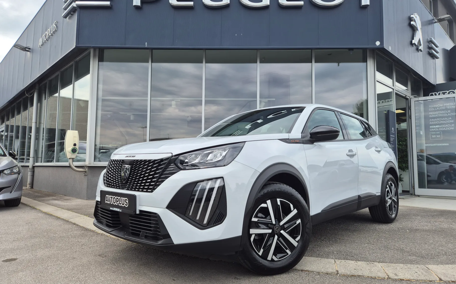 Zunanja slika - Peugeot 2008 - Style HIBRID 110 - NA ZALOGI - 1