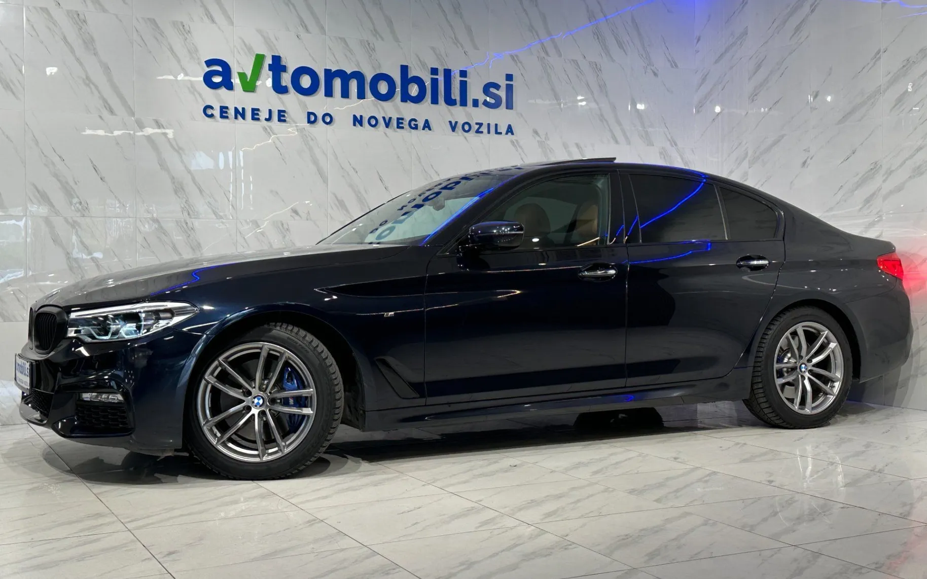 Zunanja slika - BMW serija 5: - 530d xDrive |M-Sport|Pano|4WS|Kamera|HUD|Memory| - 2