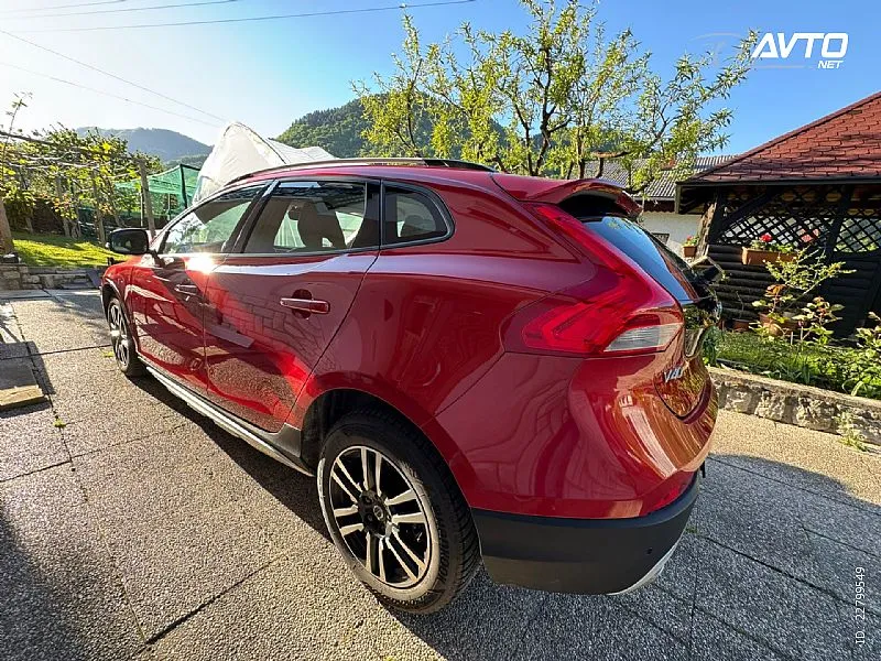 Zunanja slika - Volvo V40 - Cross Country 5vr. 110 kW leto prve registracije 2018 - 1