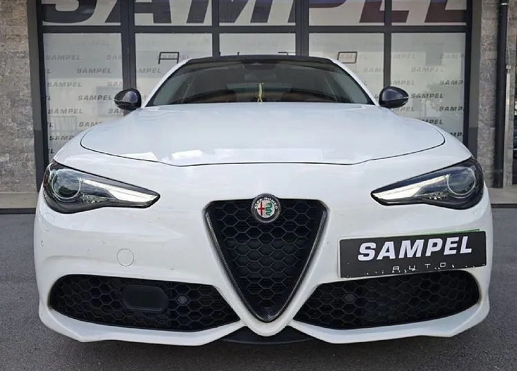 Zunanja slika - Alfa Romeo Giulia - 2.2 AT8 Q4 Veloce - AKT. TEMPOMAT - GRETJE VOLANA - 2