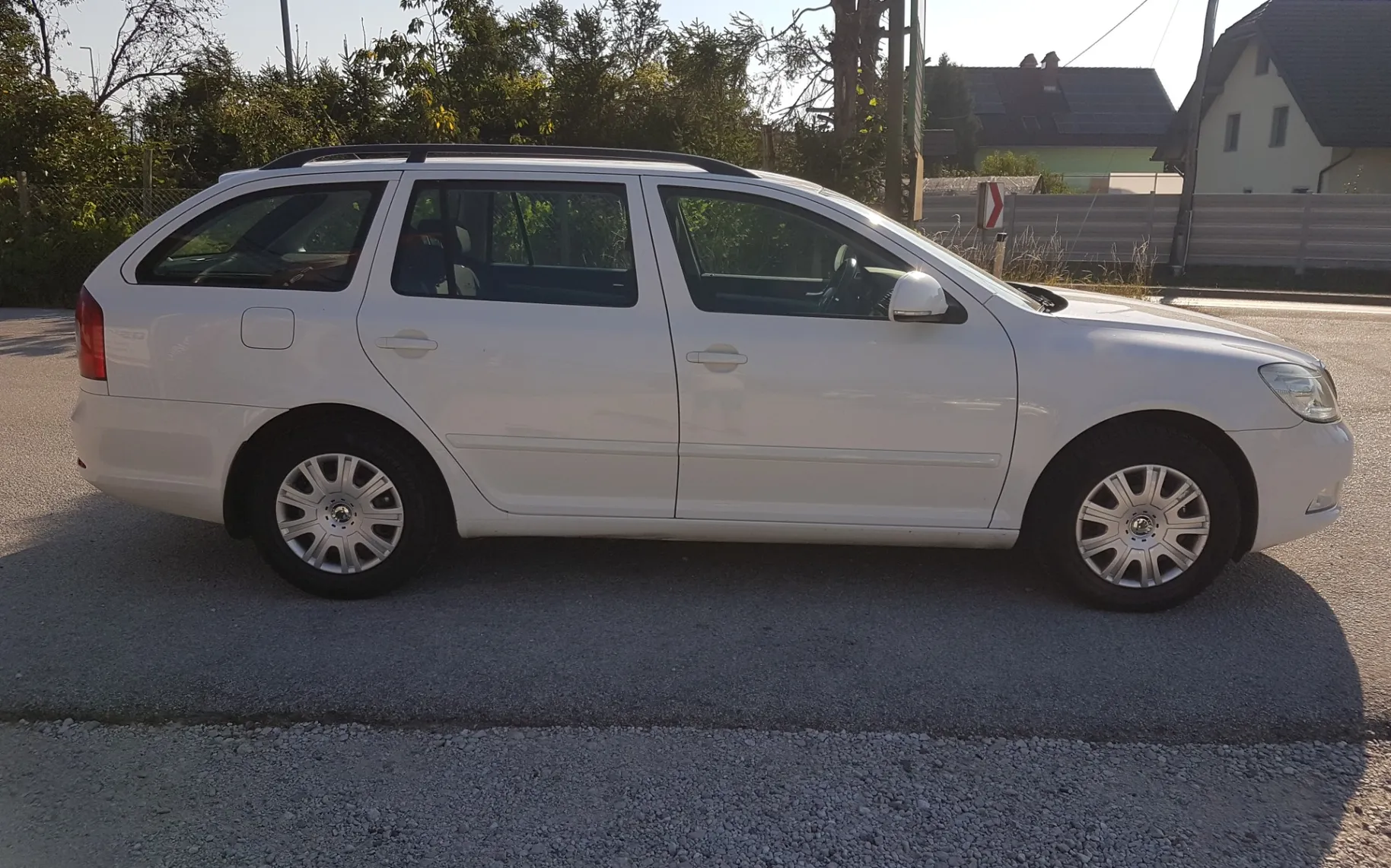 Zunanja slika - Škoda Octavia - Combi 2,0 TDI CR DPF - 5