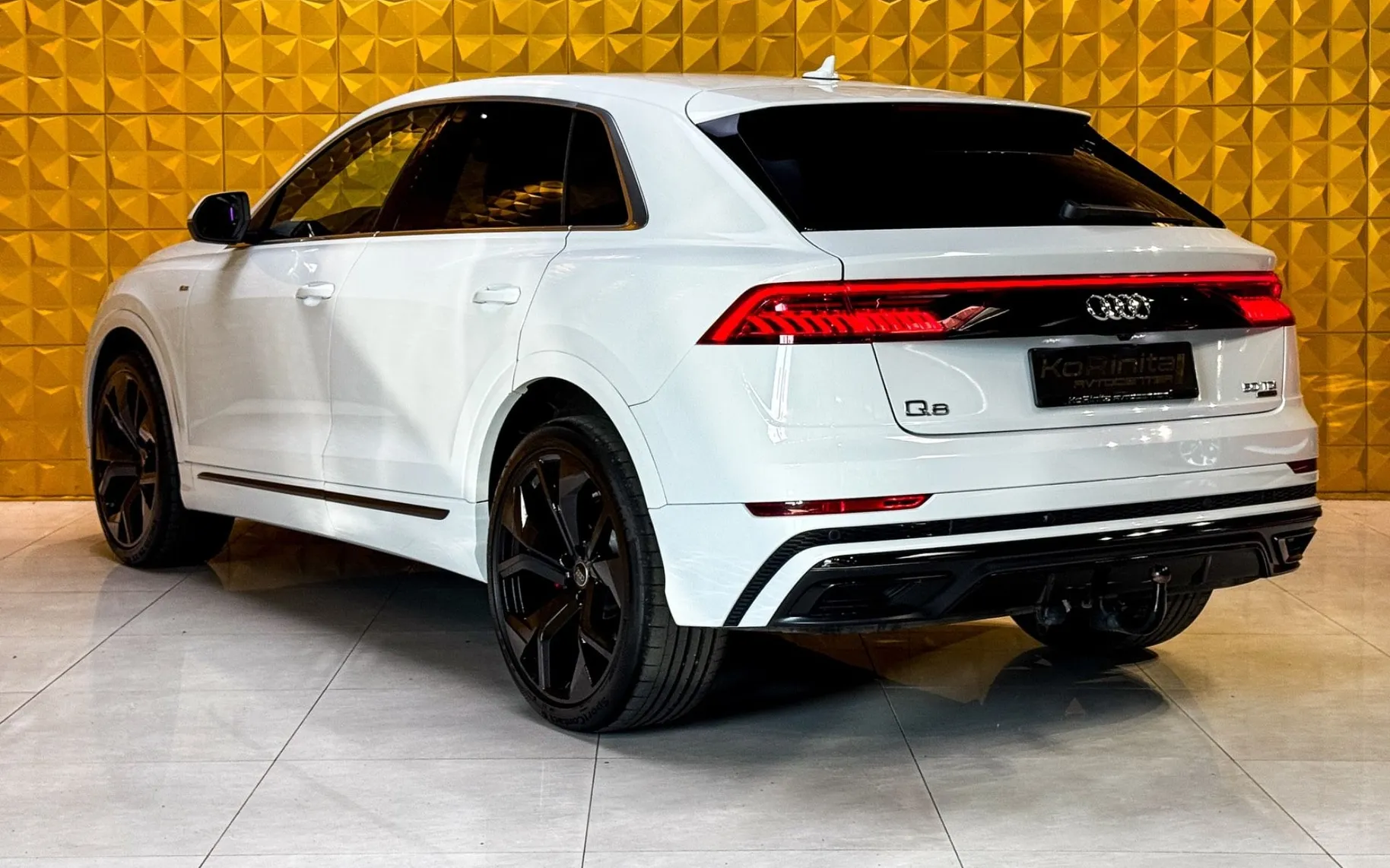Notranja slika - Audi Q8 - quattro 50 TDI S-Line Aut. ZRAČNO-LED-DIGITAL - 9