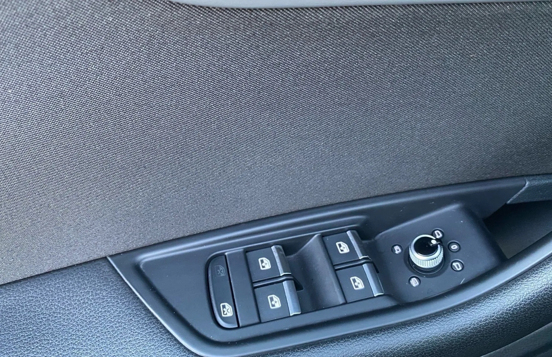 Zunanja slika - Audi A4 - Avant 30 TDI S tronic Advanced-17 COL-LED-Ogrevana sed.. - 19