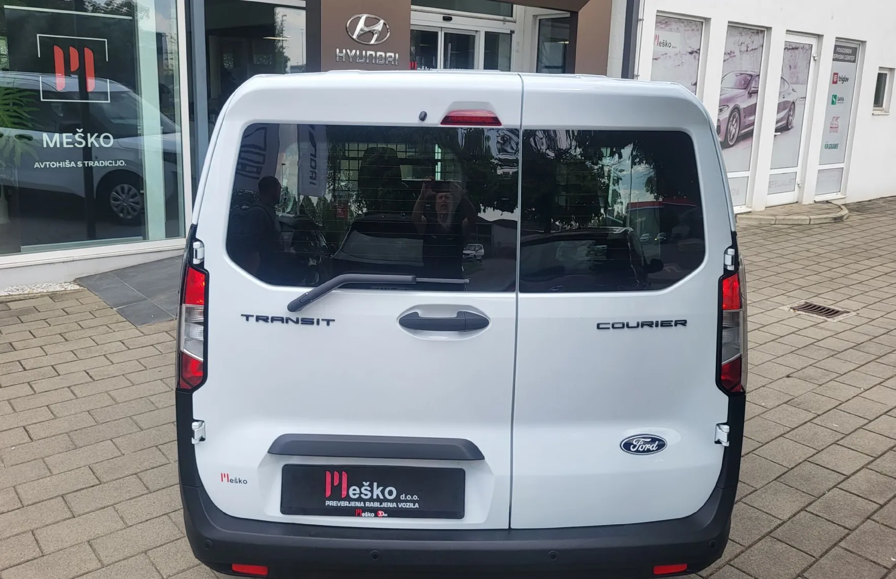 Zunanja slika - Ford Tourneo - Courier Transit 1.5tdci 5sedežni tovorni-možen odbitek DD - 5