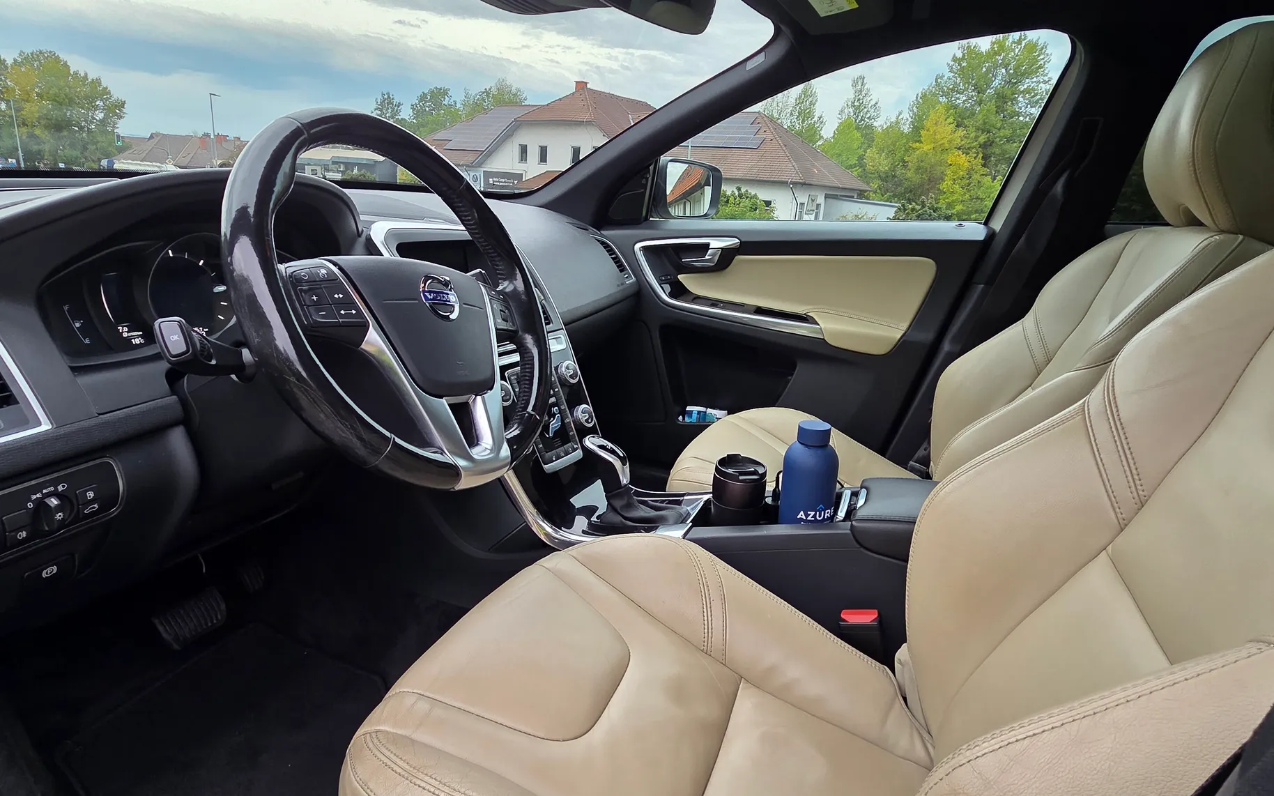 Notranja slika - Volvo XC60 - FWD D3 Luxury Geartronic - 6