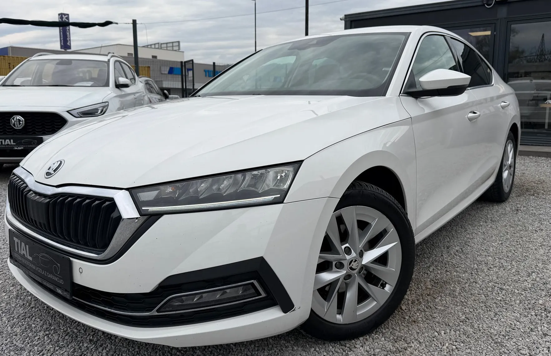 Zunanja slika - Škoda Octavia - 2.0 TDI CRYSTAL LED-LIMO.-NAVI-VIRTUAL-ACC-KAMERA- - 1