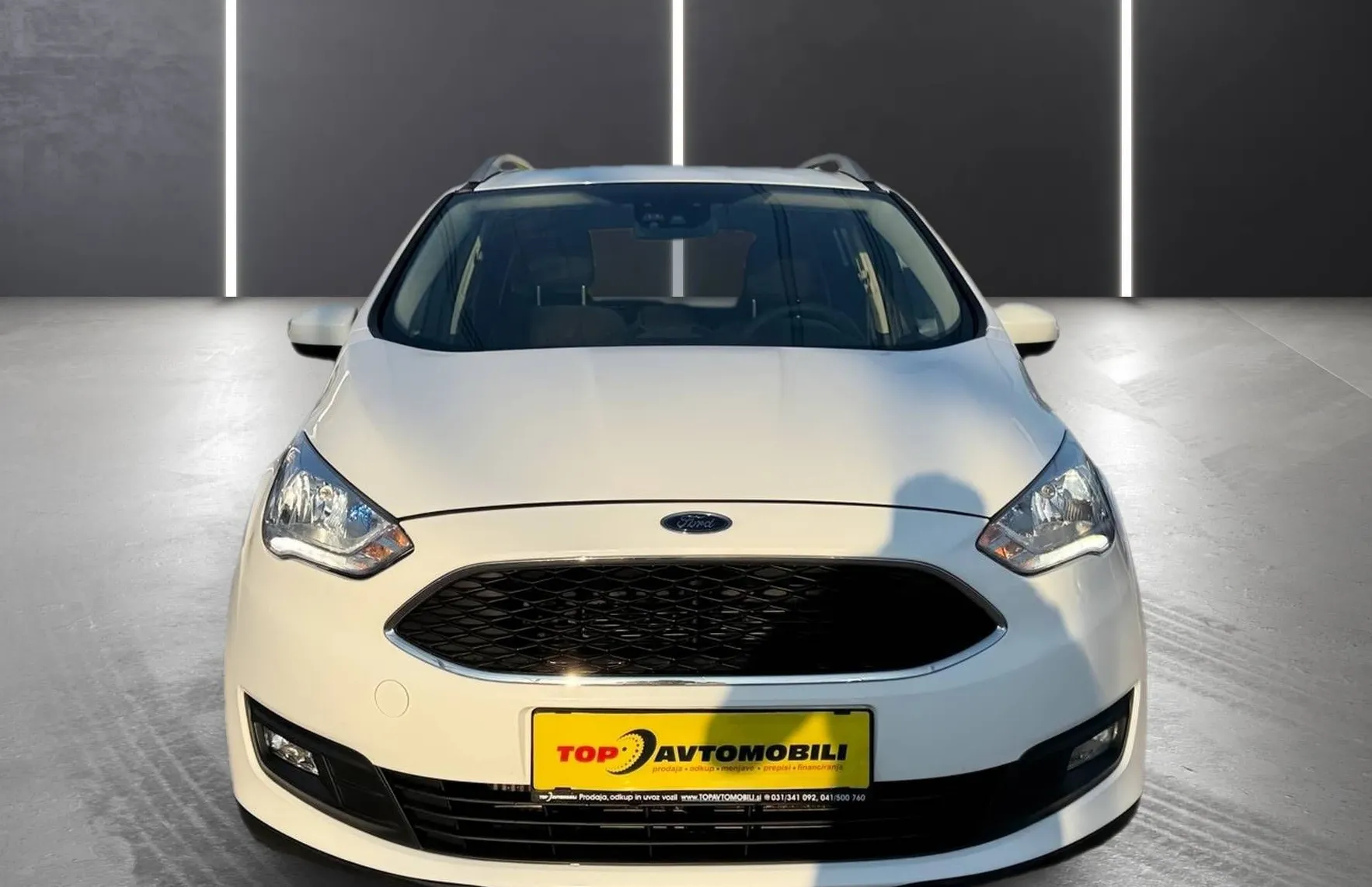 Zunanja slika - Ford Grand C-Max - 1.5 TDCi 1.LASNTIK SLO AVTO NAVI PDC - 10