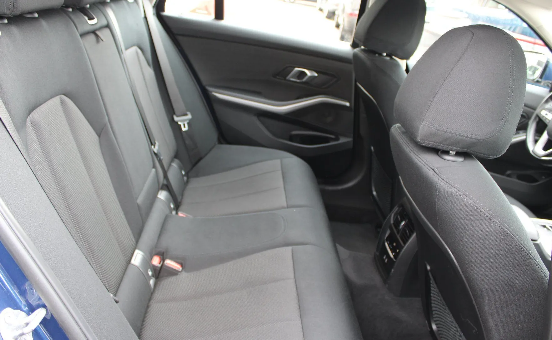 Zunanja slika - BMW Serija 3 - Touring: 320d Touring Avt.-LED-KAMERA-VIRTUAL-NAVI-PDC - 14