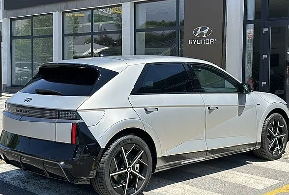 Zunanja slika - Hyundai Ioniq 5 - 168kW PREMIUM°°360 kamera°°Bose°°HUD - 4
