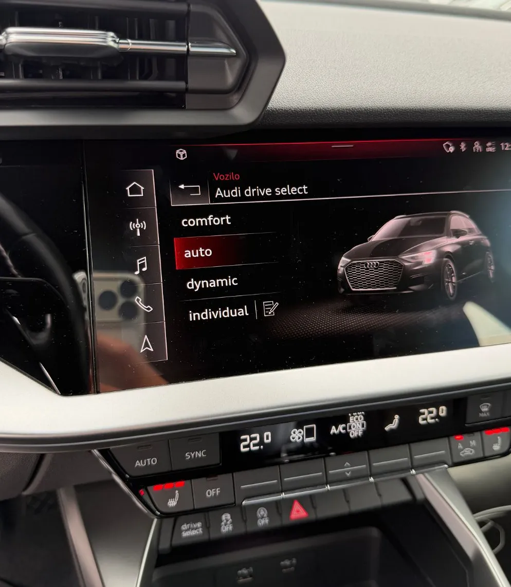 Zunanja slika - Audi A3 - 30 TDI SPORTBACK-ACC-NAVI-VIRTUAL-17COL-VELIK SERV - 11