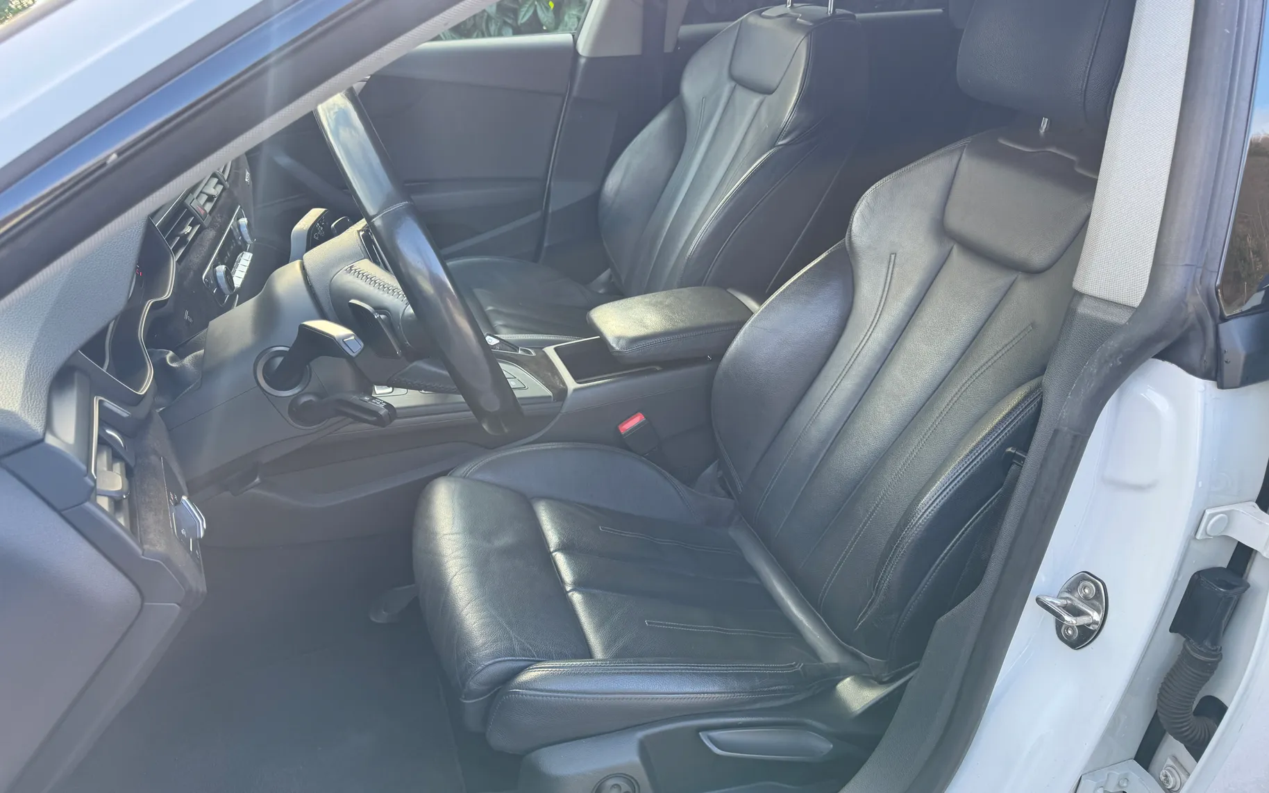 Notranja slika - Audi A5 - Coupé quattro 3,0 TDI S-tronic - 10