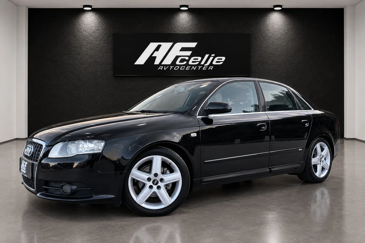 Zunanja slika - Audi A4 - 1.9 TDI-LIMUZINA-2X S LINE-ODLIČEN- - 1