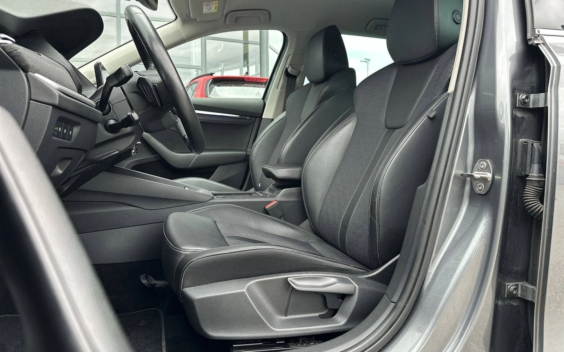 Notranja slika - Škoda Octavia - Combi 2.0 TDI Style DSG - 9