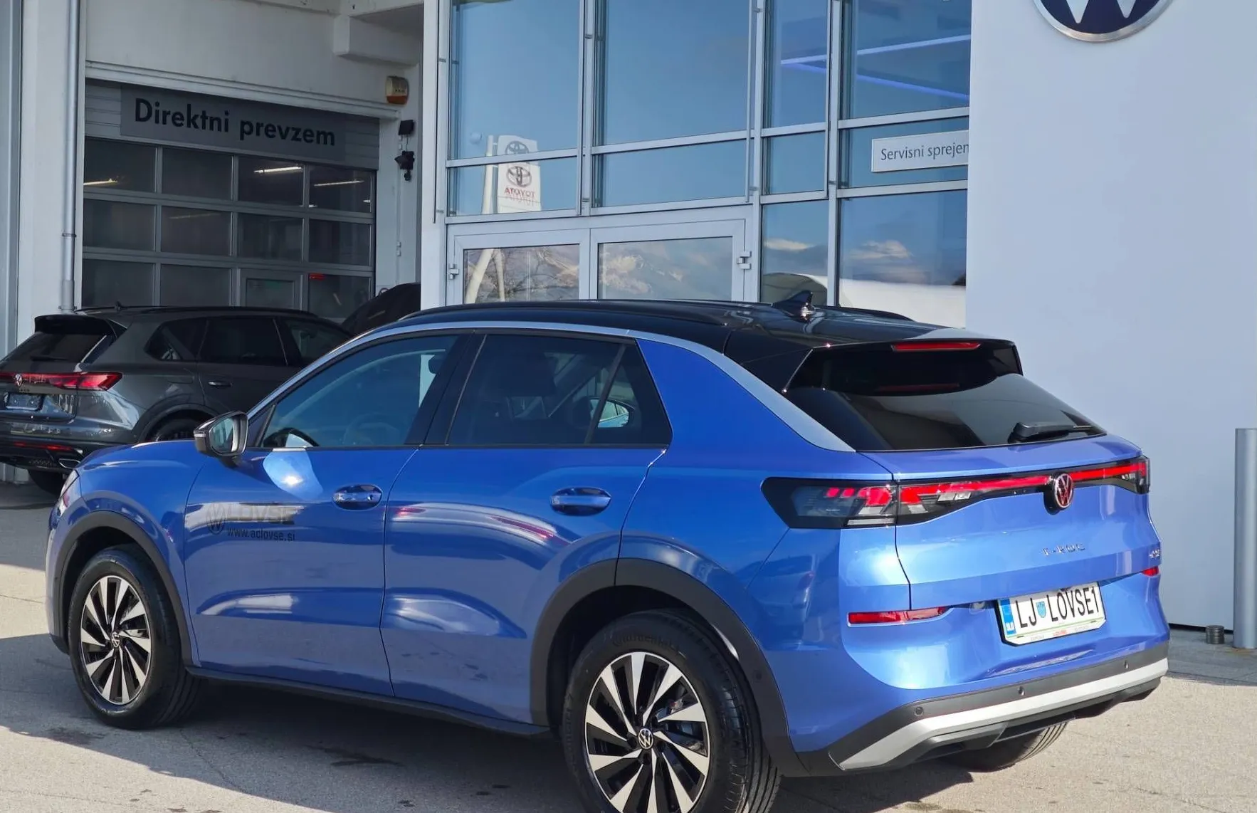 Zunanja slika - Volkswagen T-Roc - 1.5 eTSI Life DSG 110  150  ||OGROMNO OPREME||... - 4