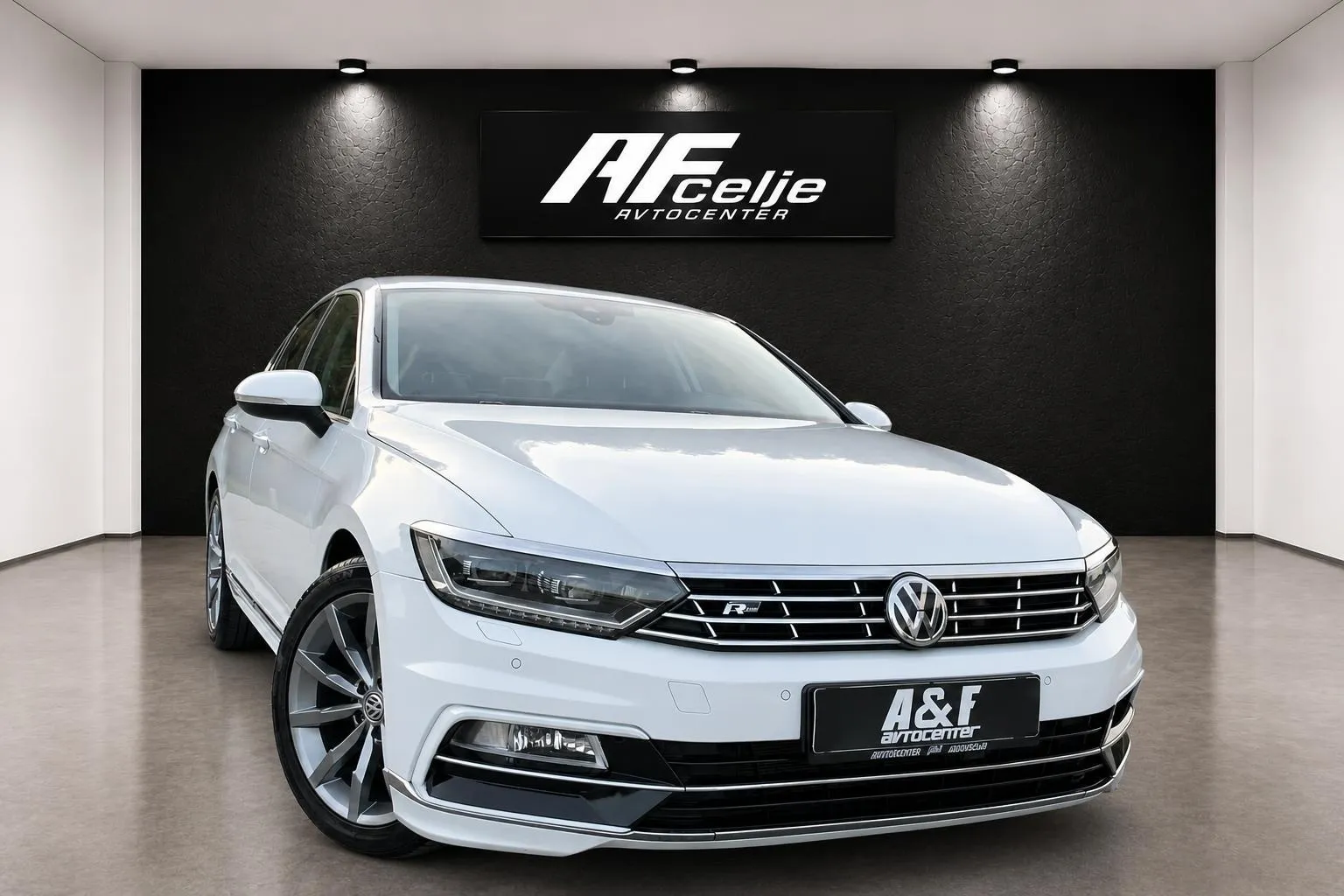 Zunanja slika - Volkswagen Passat - 2.0 TDI-R LINE-FUL LED-LIZING ZA TUJCE-ACC-NAVI- - 3