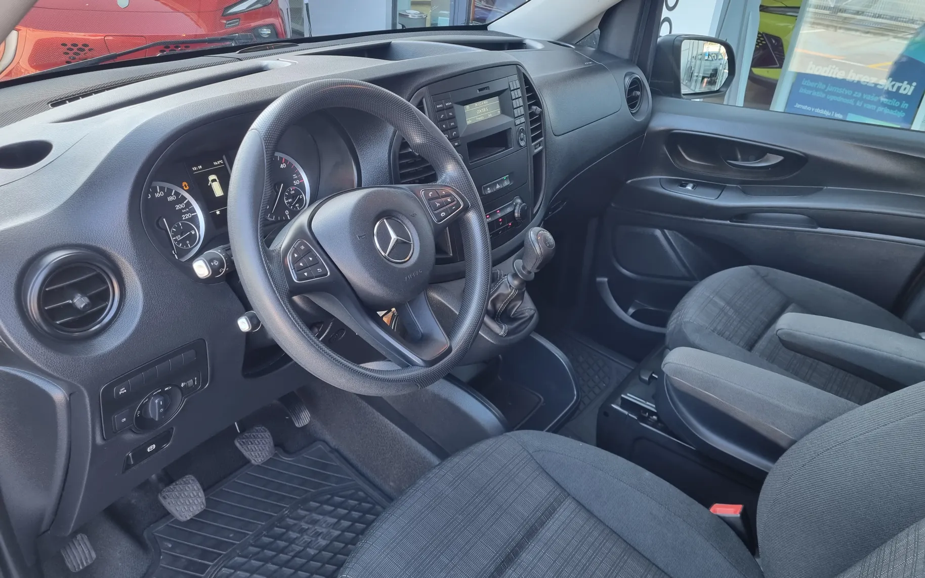 Zunanja slika - Mercedes-Benz Vito - Tourer 114 CDI - 8 SEDEŽEV + KLJUKA + SLOVENSKI - 11