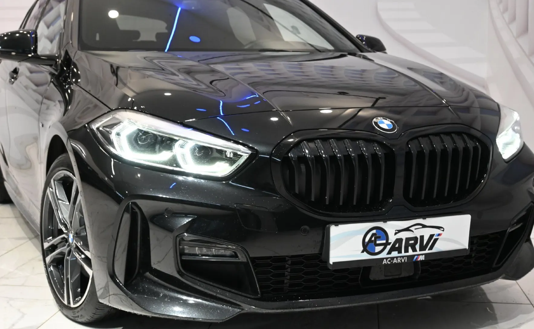 Zunanja slika - BMW Serija 1 - : 118i-M.SPORT-LANE-HARMAN-LED-AMBIENT. - 1