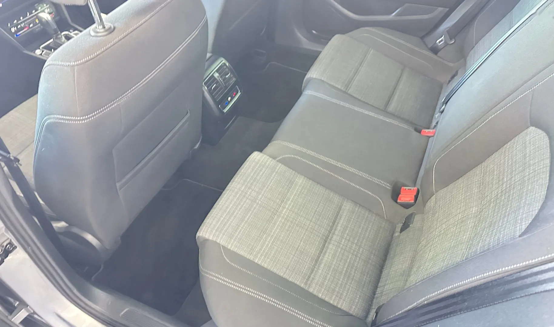 Zunanja slika - Volkswagen Passat - 2.0 TDI Business DSG.NEMŠKI+4ALU.KAMERA.ACC.NAVI - 16