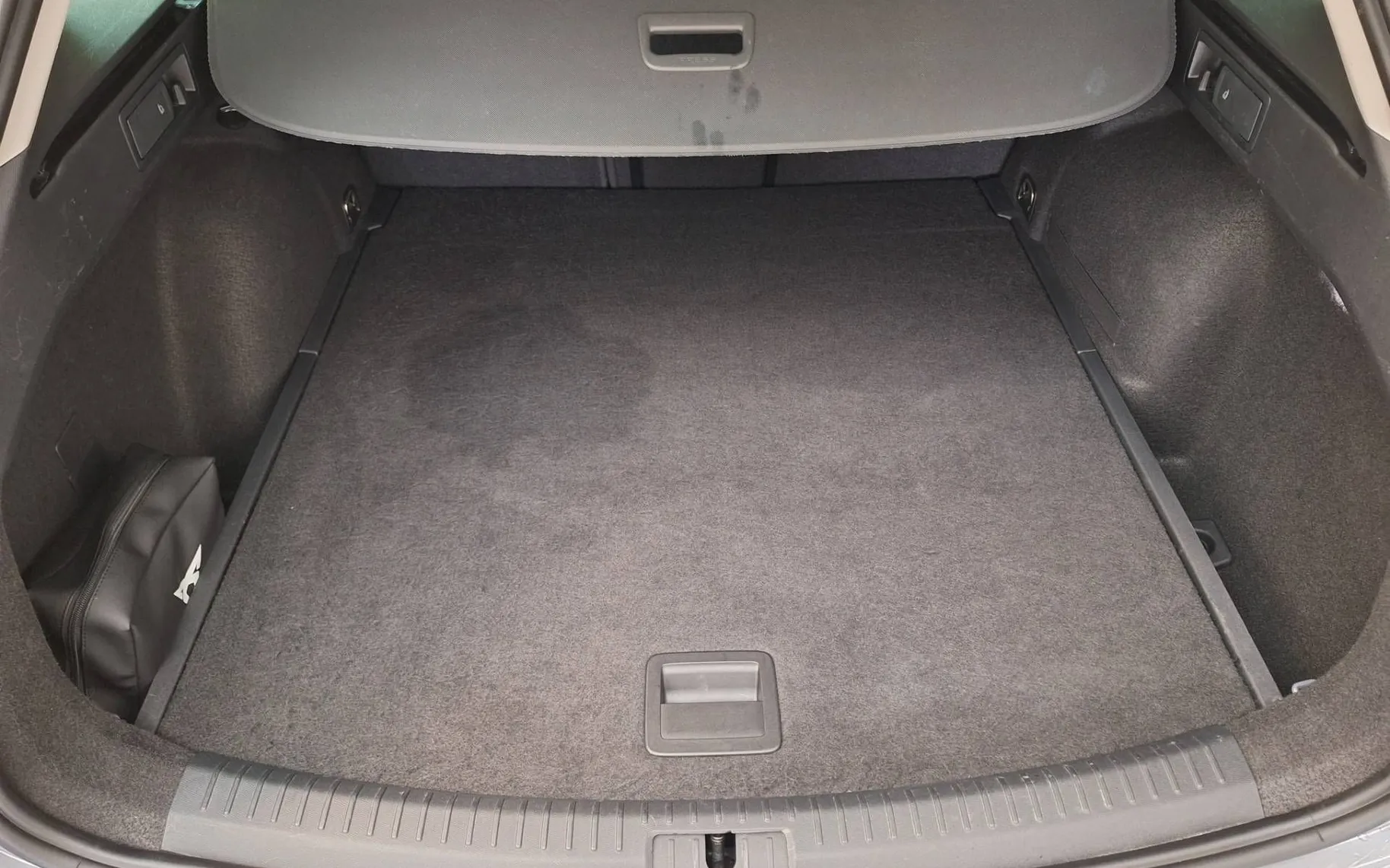 Notranja slika - Seat Leon - 2.0 TDI  STYLE ST - 10