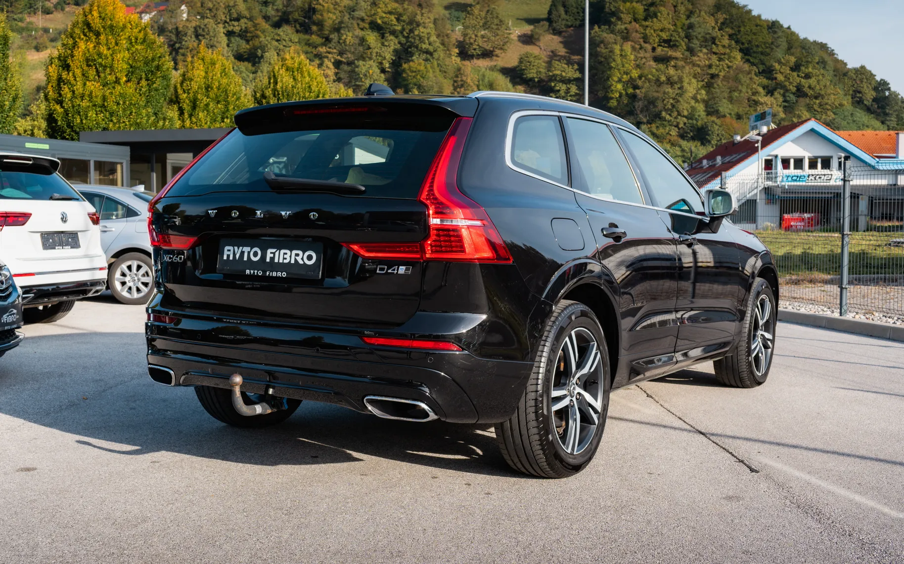 Zunanja slika - Volvo XC60 - D4 R-Design AWD Avt. - 3