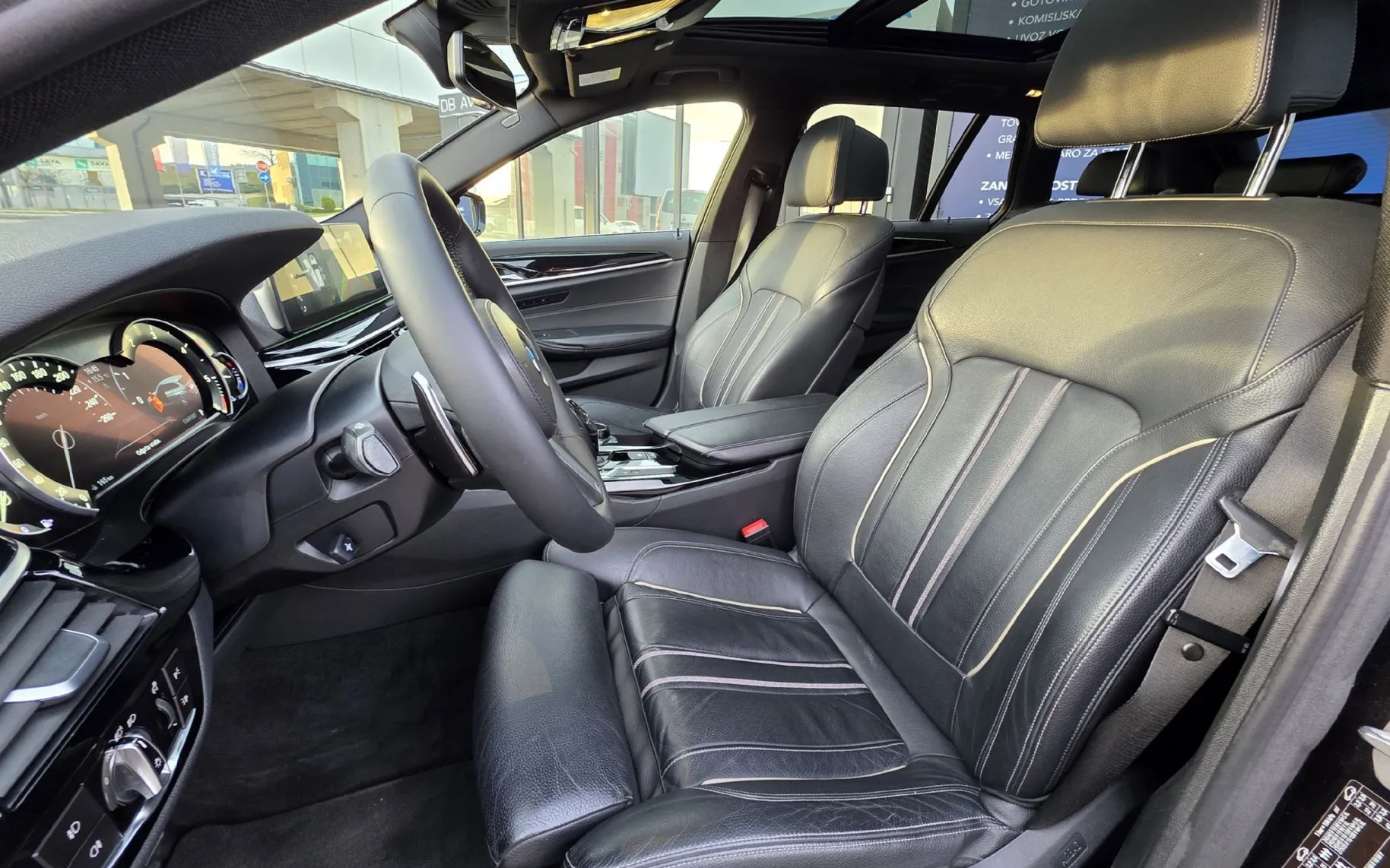 Zunanja slika - BMW Serija 5 - Touring: 520d aut. M PAKET.HUD.360KAMERA.AMBIENTAL - 7