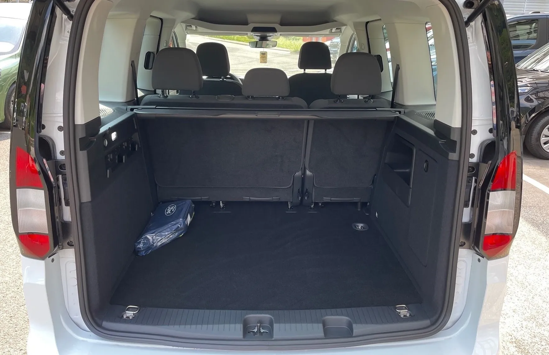Zunanja slika - Ford Tourneo Connect - TREND 2.0 TDCi EcoBlue 102KM M6 FWD - 9