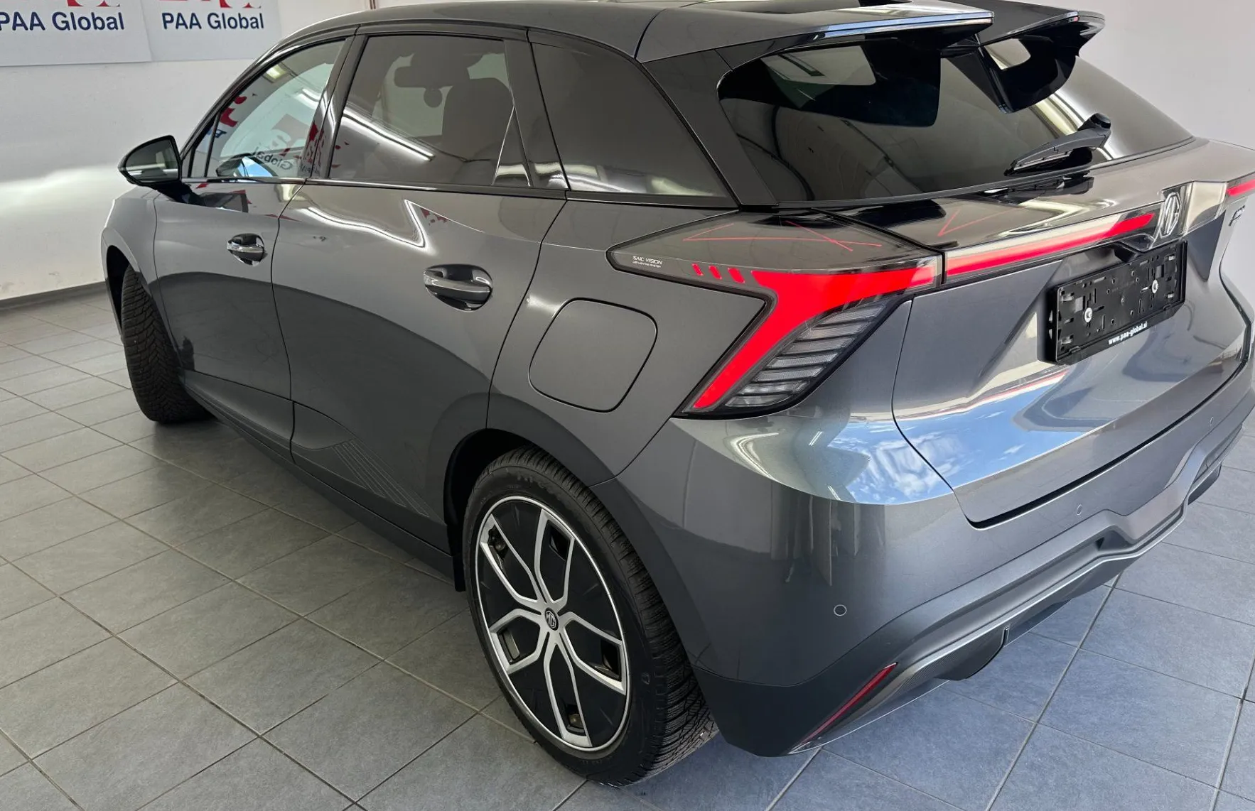 Zunanja slika - MG MG4 - Luxury 150kW.NEMŠKI+4GUME.USNJE.KAMERA.- 3000 € SU - 4