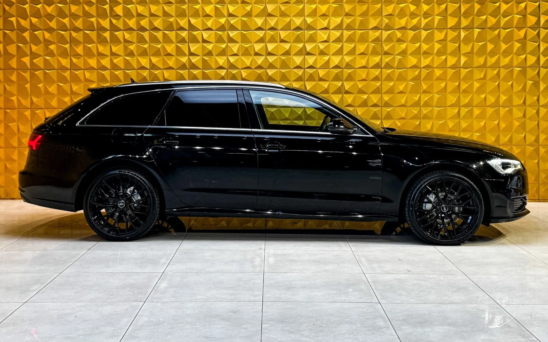 Notranja slika - Audi A6 Avant - 3.0 TDI AUT.-GRETJE-ALCANTARA-TEMP-F1 - 12