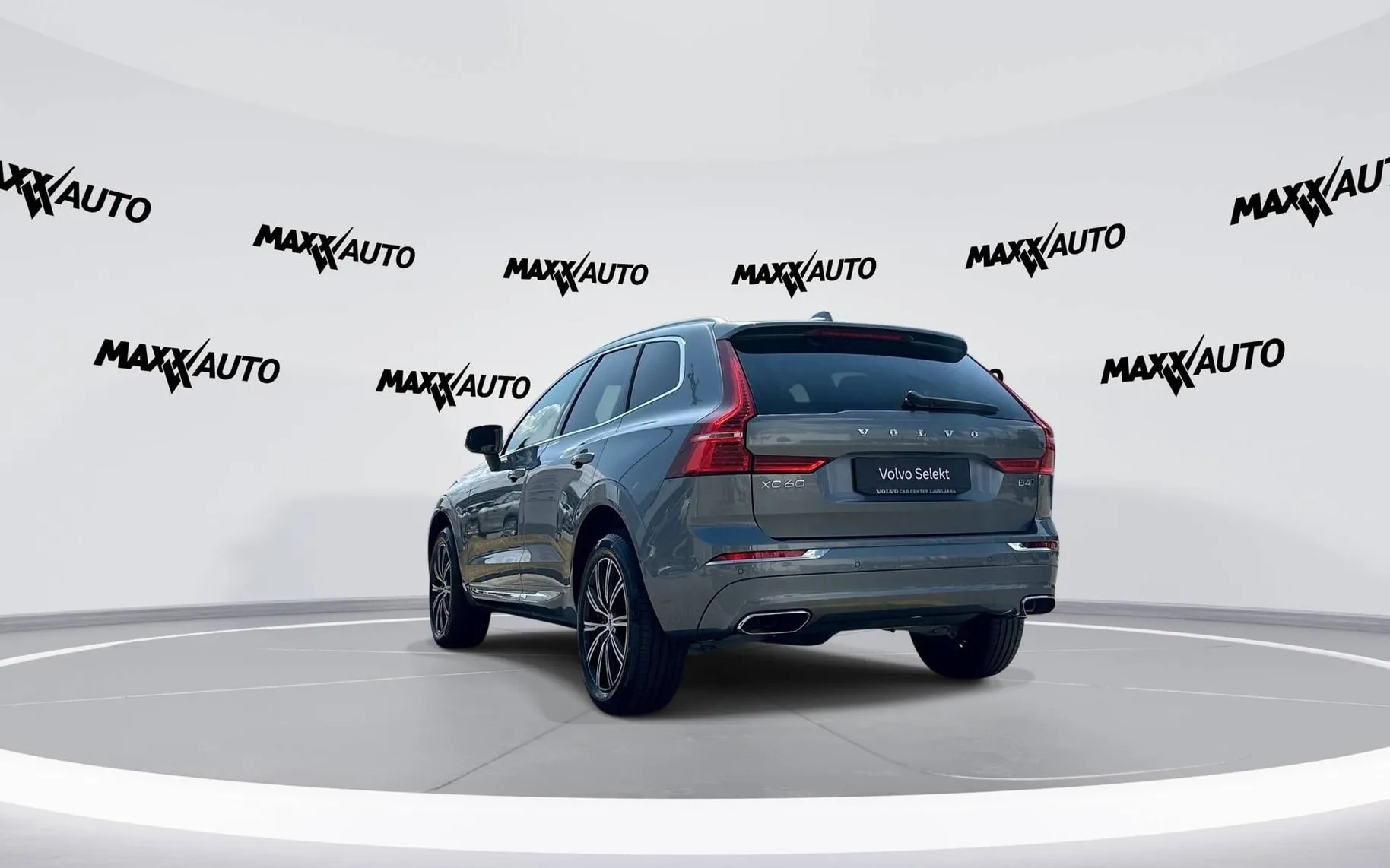 Notranja slika - Volvo XC60 - B4D AWD Inscription Avt. - 7
