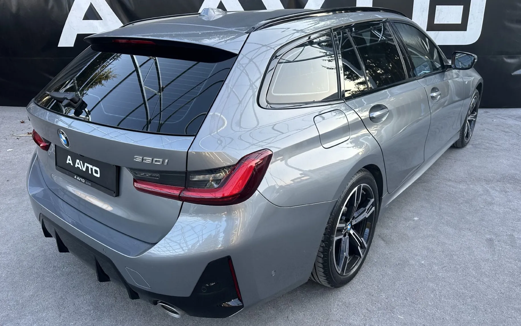 Zunanja slika - BMW Serija 3 - Touring: 330i xDrive MSPORT-KAMERA-18COL-NAVI-ACC-LINE A - 6