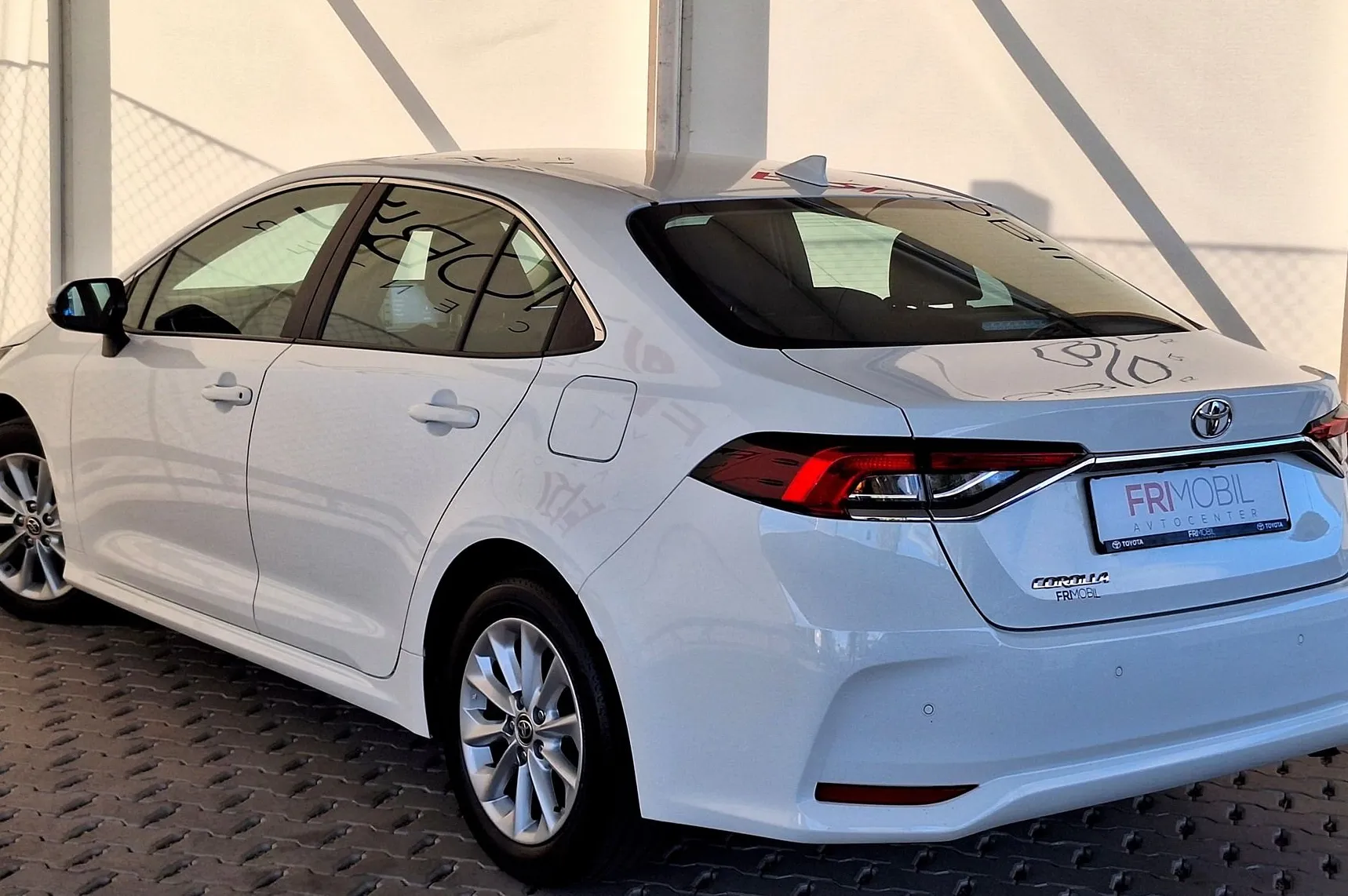 Zunanja slika - Toyota Corolla - 1.5 VVT-i Luna Park - 4