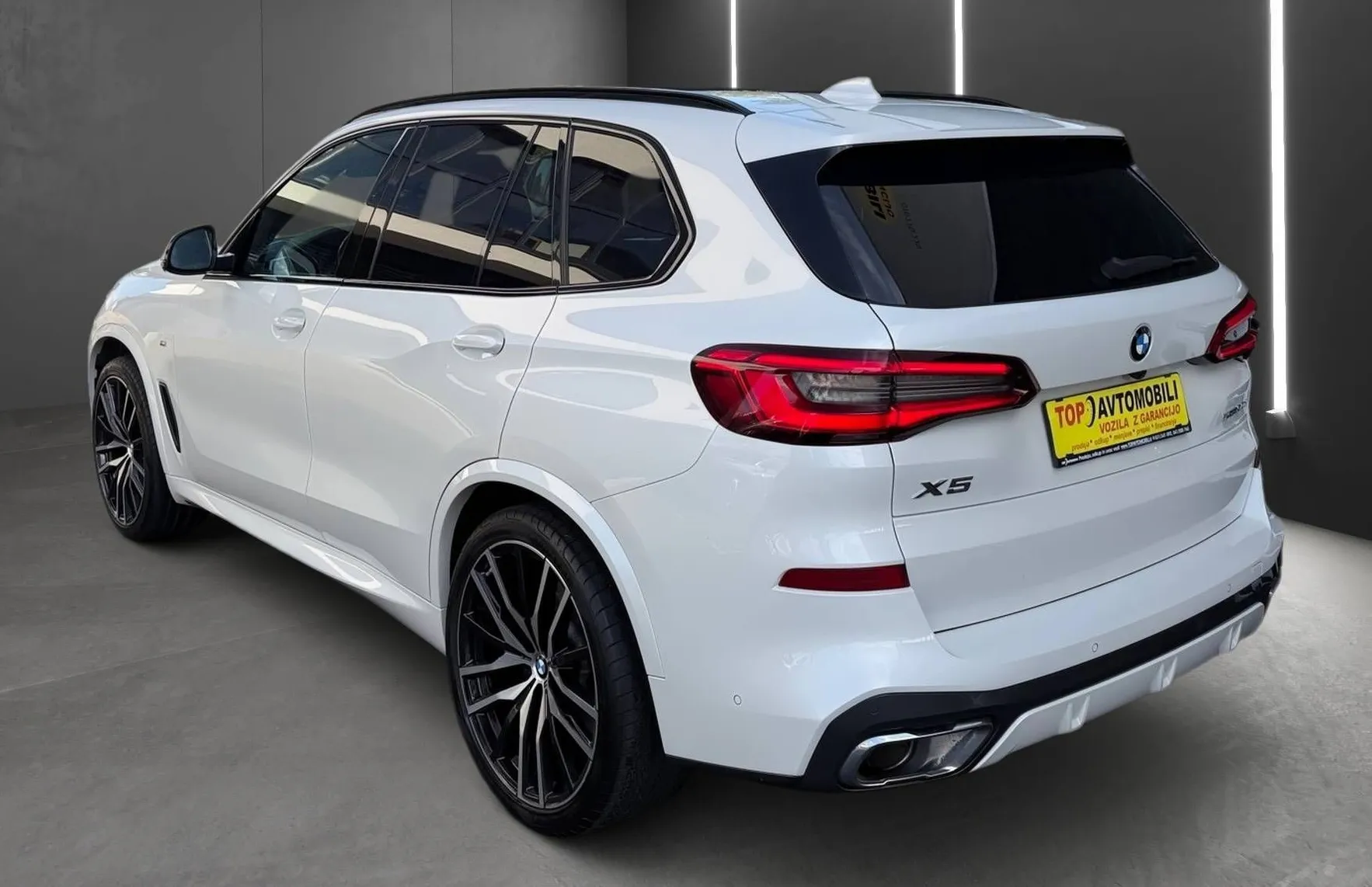 Zunanja slika - BMW X5 - serija : xDrive30d M SPORT PAKET KAMERA 360 RADAR - 4
