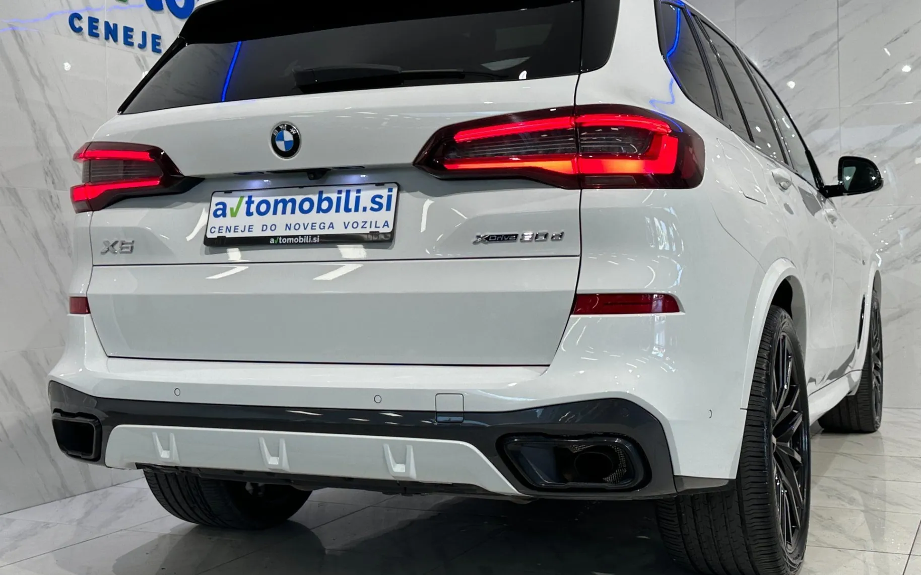 Zunanja slika - BMW serija X5: - xD30d|M|Laser|Pano|R22|Zračno|7Sedežev|ACC|Memory| - 6