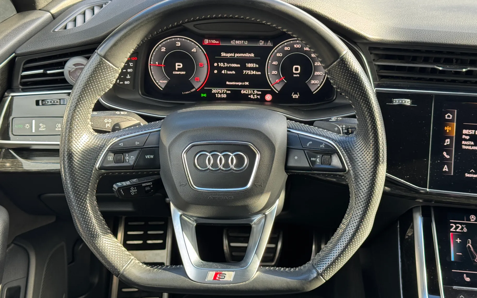 Notranja slika - Audi Q8 - quattro 50 TDI Tiptronic - 6