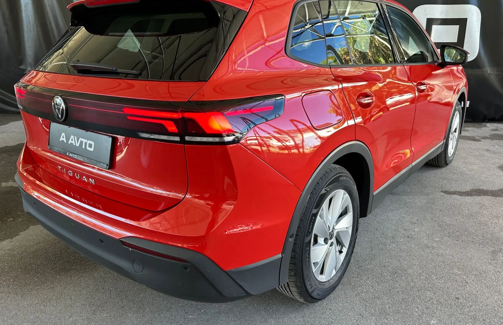 Zunanja slika - Volkswagen Tiguan - 2.0 TDI DSG-KAMERA-ACC-LINE+M.KOT ASSIS.-ALU... - 6