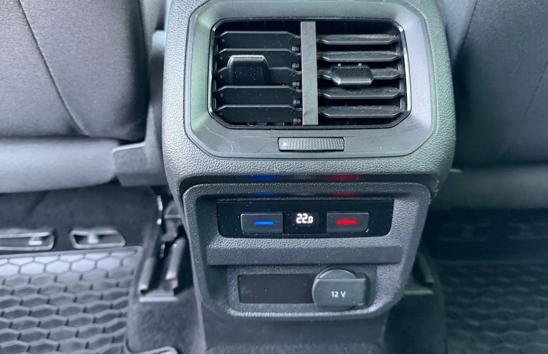 Zunanja slika - VW Tiguan - 2.0 TDI Comfortline Kamera - LED - Kljuka... - 14