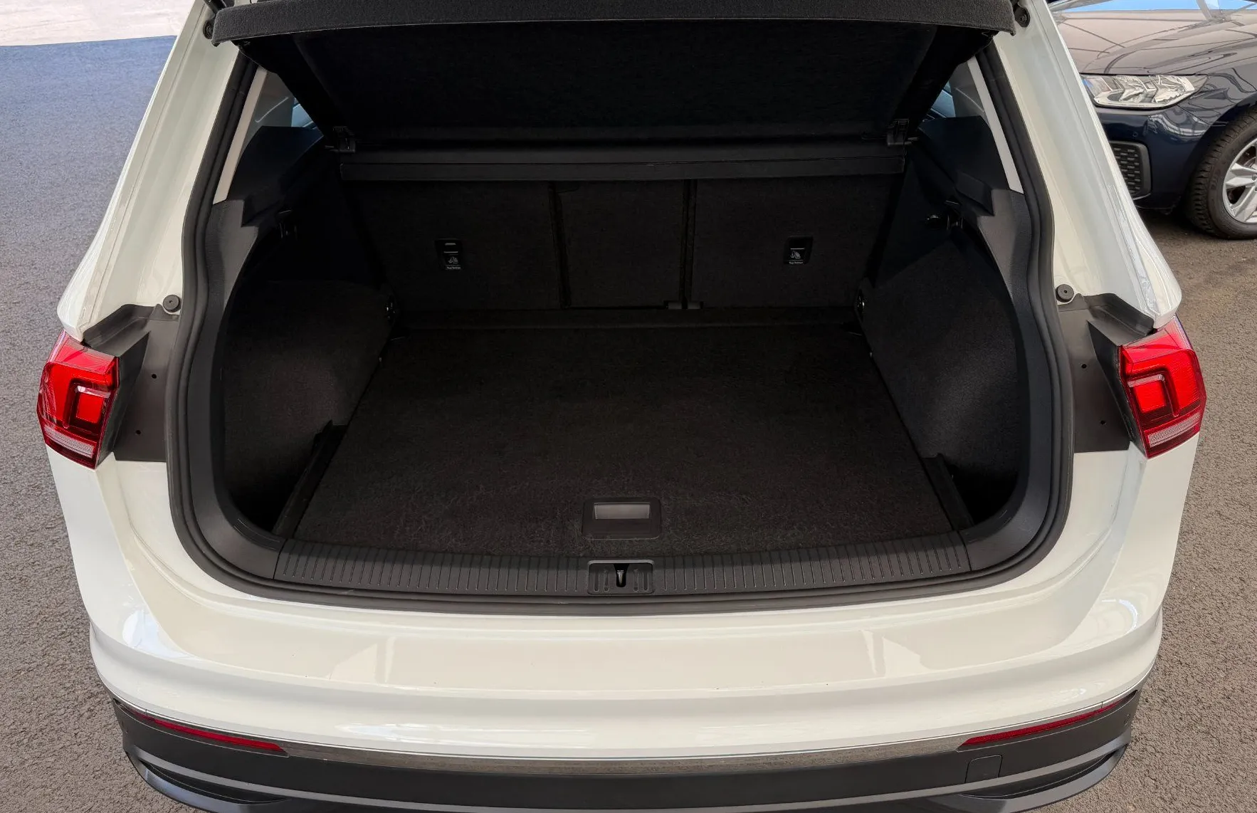 Zunanja slika - Volkswagen Tiguan - 1.5 TSI ACT BMT-SLO-1.LASTNIK-PDC-ACC-LED - 12