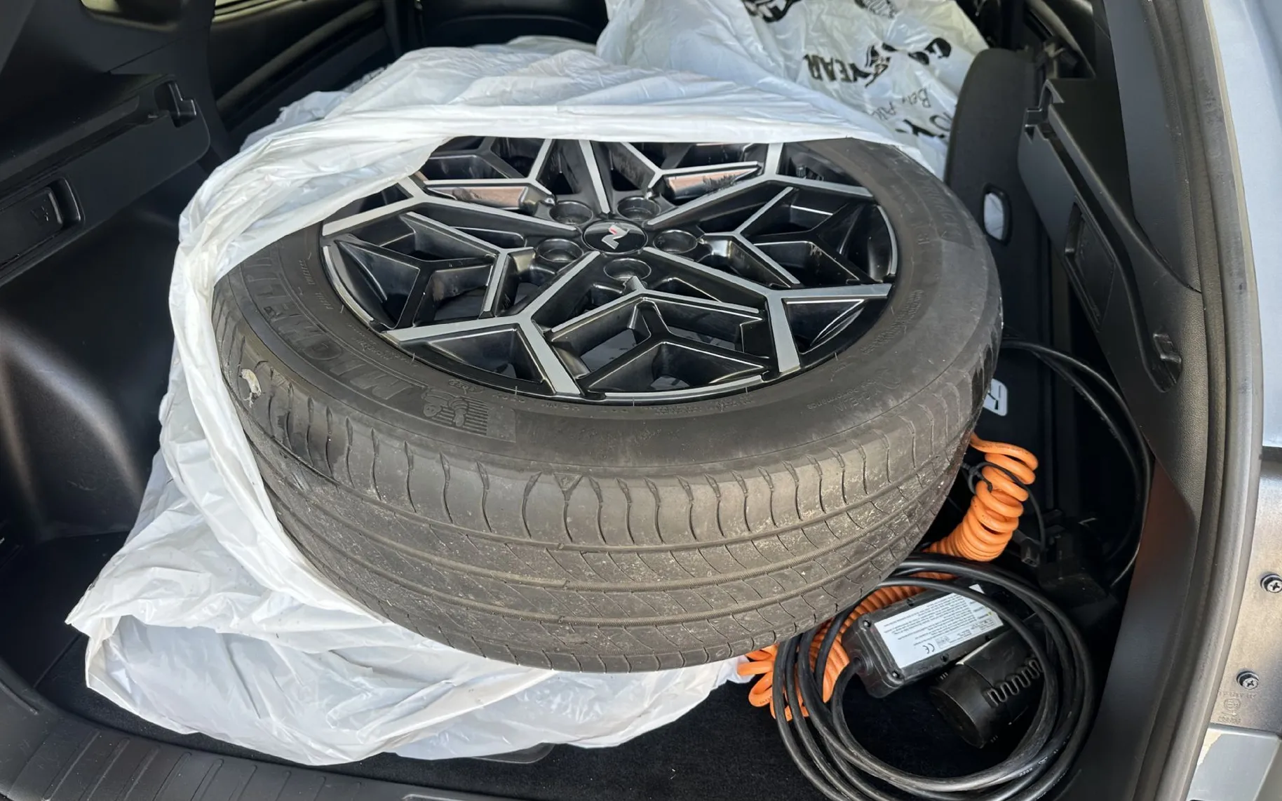 Zunanja slika - Hyundai Tucson - 4WD 1.6 T-GDI  Premium Avt.NEMŠKI+4ALU.KAMERA - 19