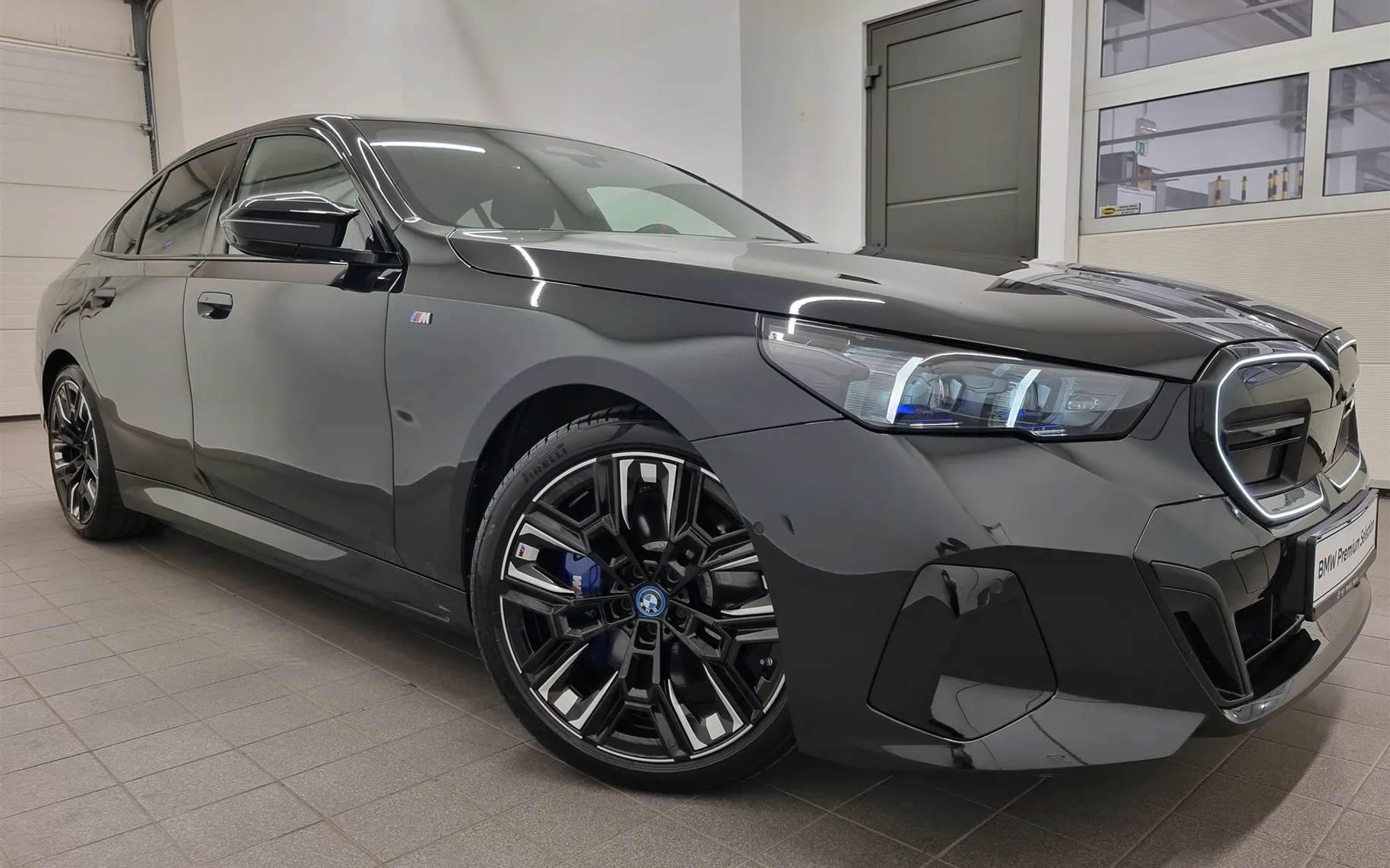 Zunanja slika - BMW i5 - M60 xDrive Limuzina - 11