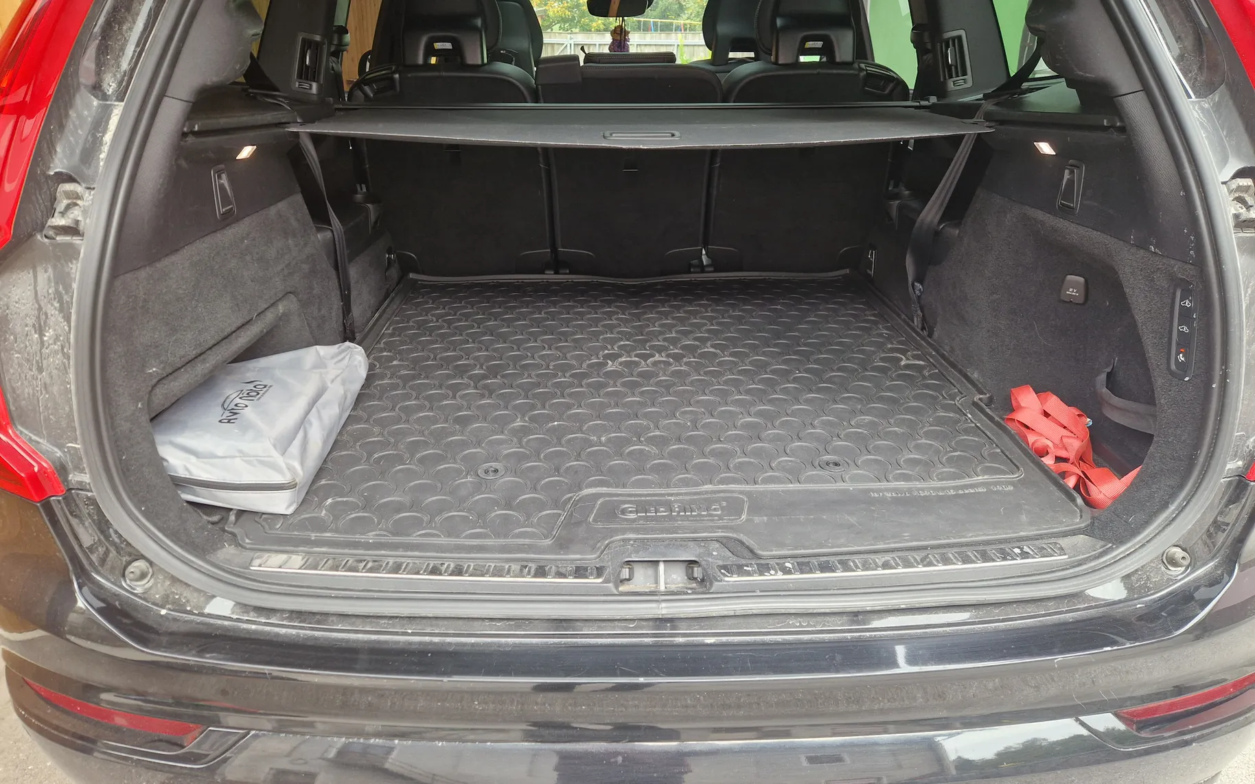 Notranja slika - Volvo XC90 - B5 AWD Momentum Avt. - 6