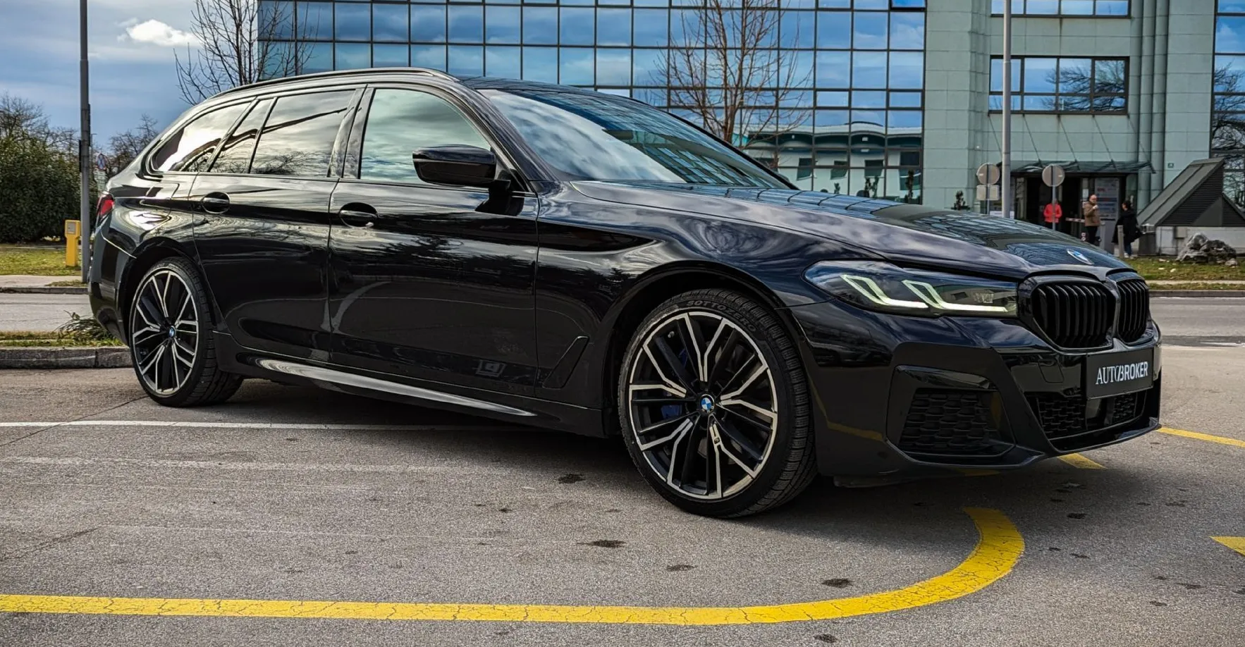 Zunanja slika - BMW Serija 5 - Touring: 530d xDrive M SPORT PAKET Head-Up Navi Kljuka - 3